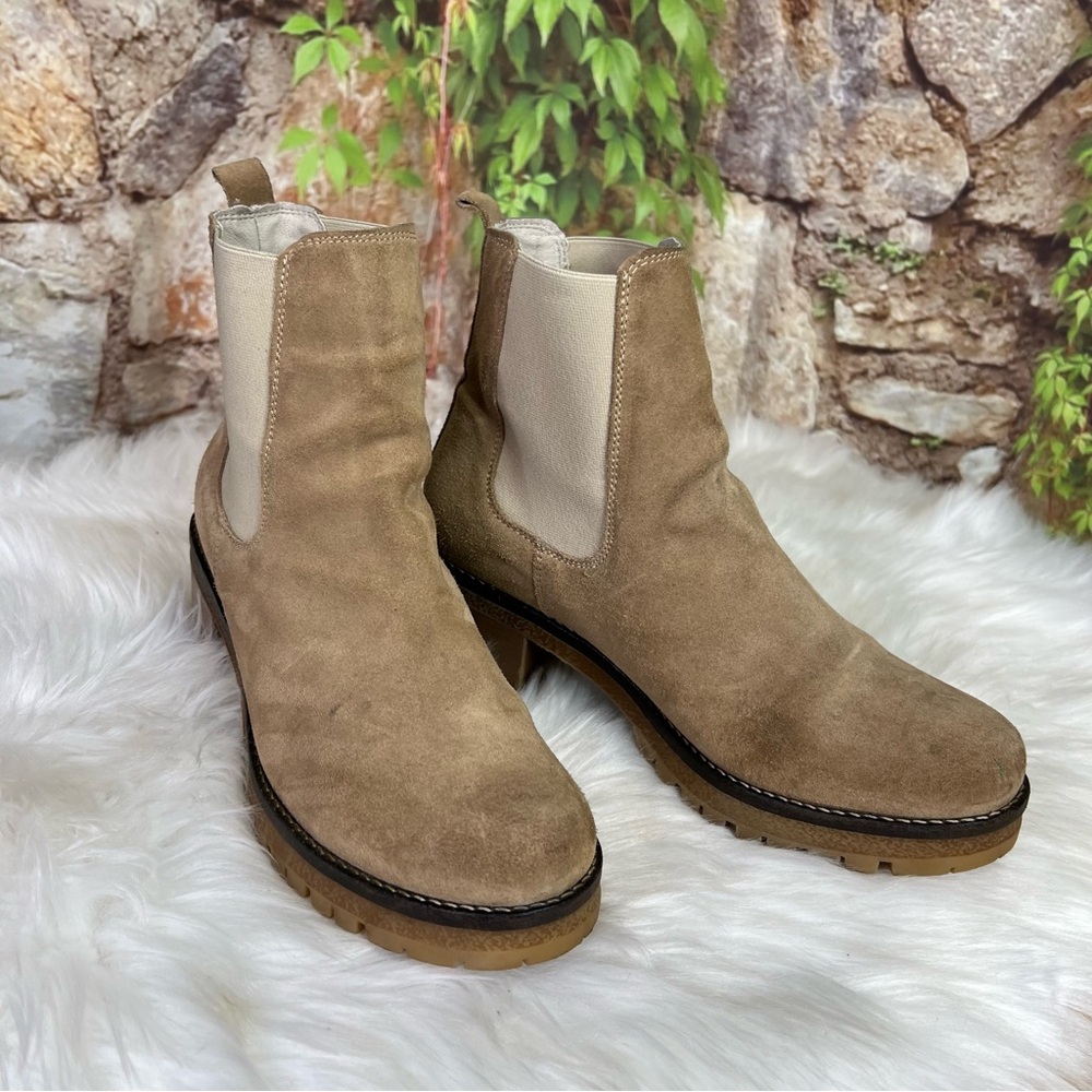 AVELLINI Suede Beige Chelsea Block Heel Ankle Boots, 9 - Picture 6 of 11